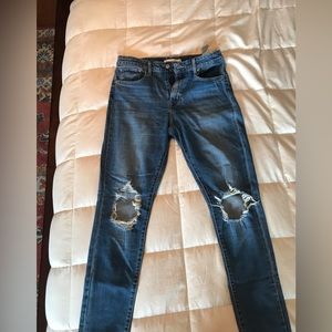Like new condition Levi’s 721 High Rise Skinny size 28